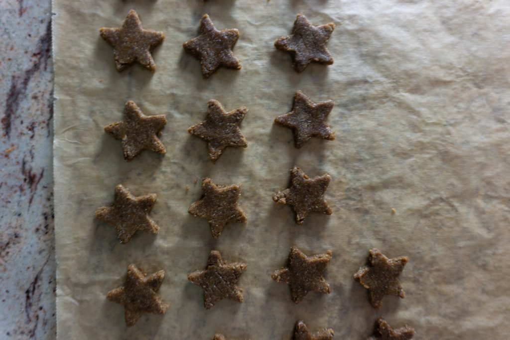 Cinnamon stars (Zimtsterne) cut, ready for baking